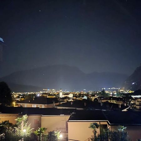 Appartamento Peppino Mit Seeblick Und Pool Riva del Garda Bagian luar foto