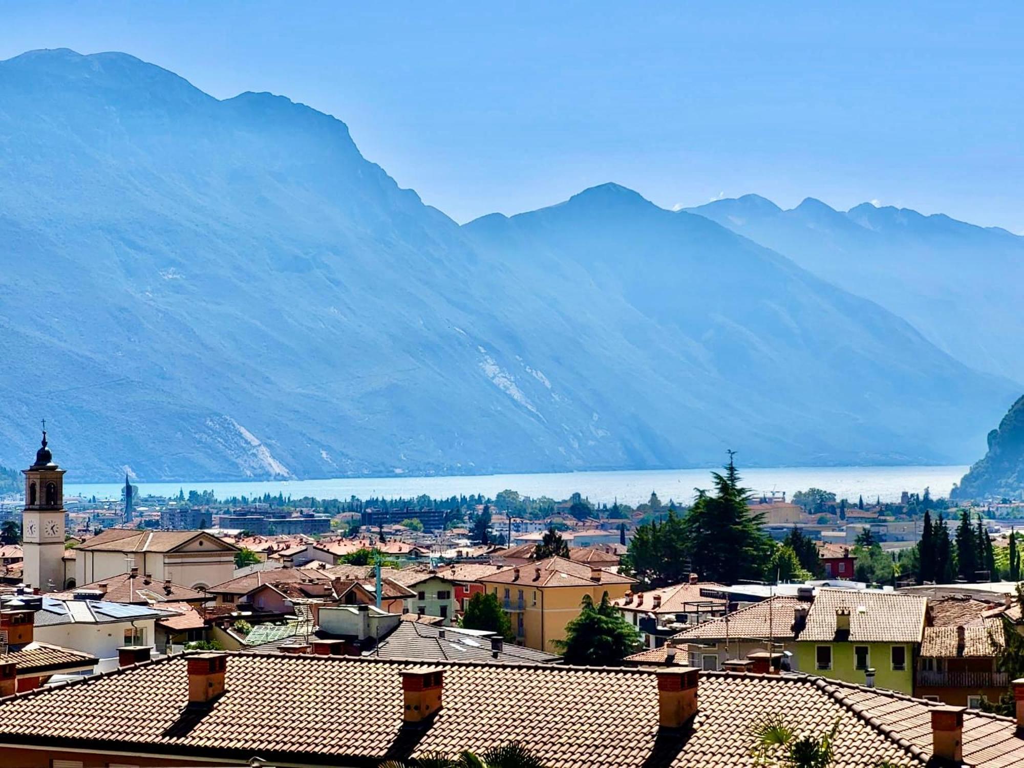 Appartamento Peppino Mit Seeblick Und Pool Riva del Garda Bagian luar foto